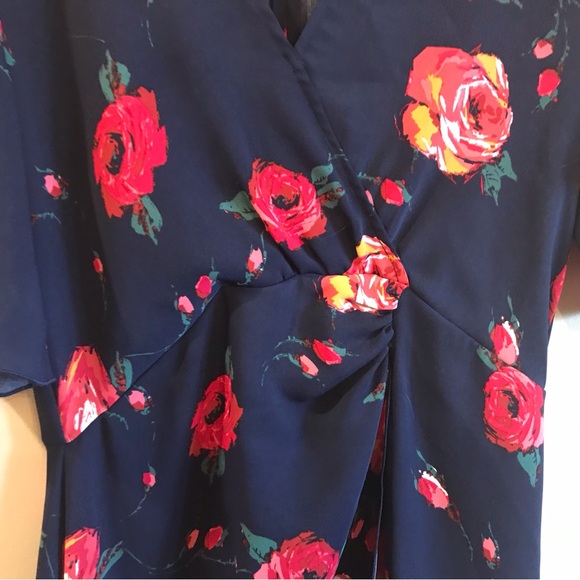 Aritzia Babaton Size 6 Jedd Faux Wrap Floral Dress in Excellent Condition Hi Low - Picture 6 of 8